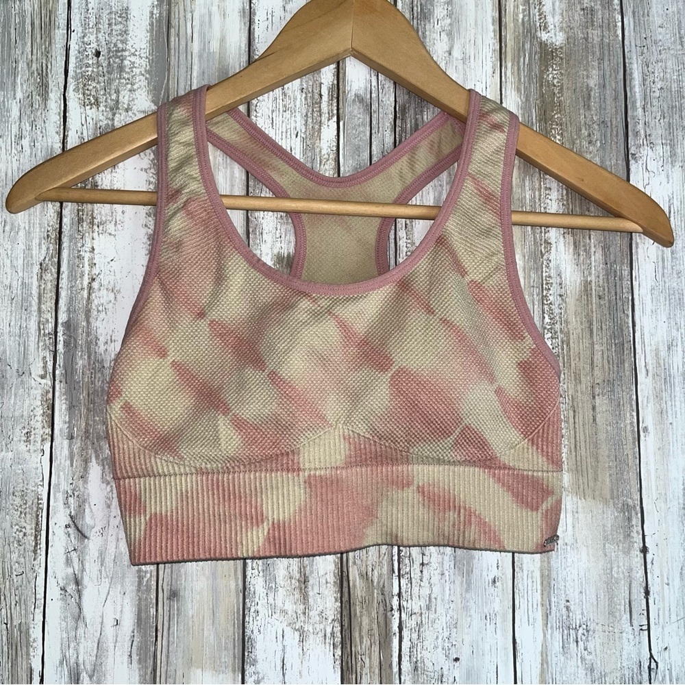 Victoria Sport Pink Dye Seamless Lightly Linned Sports Bra - Picture 1 of 4